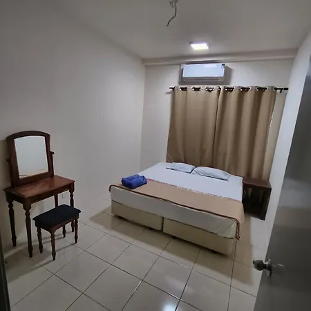 Mama Homestay -Near Uitm And Hospital Bandar Puncak Alam Exterior photo